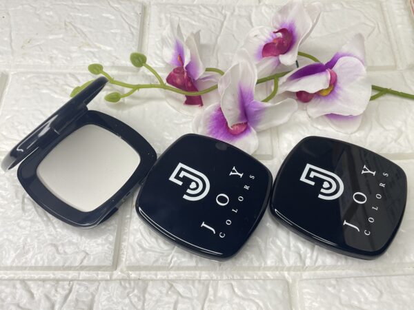 4C03CD9C-8ED1-4698-BCC0-EFD3A31F0E5E Transparent compact powder